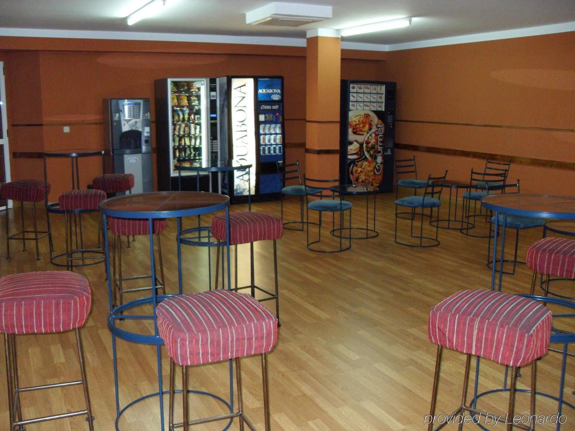 Ahc Hoteles Caces Restaurang bild